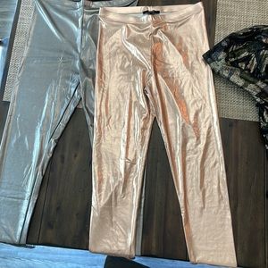 Shiny metallic leggings